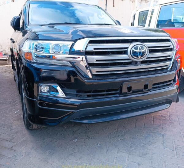 Toyota Land Cruiser V8 2015 for sale in Mombasa, Kenya. Get the best bargains at Mombasa Car Deals Ltd.